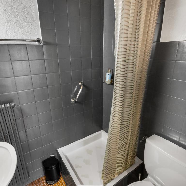Charmant studio à 5 minutes à pied des bains - Apartment mit 1 Schlafzimmer - 31