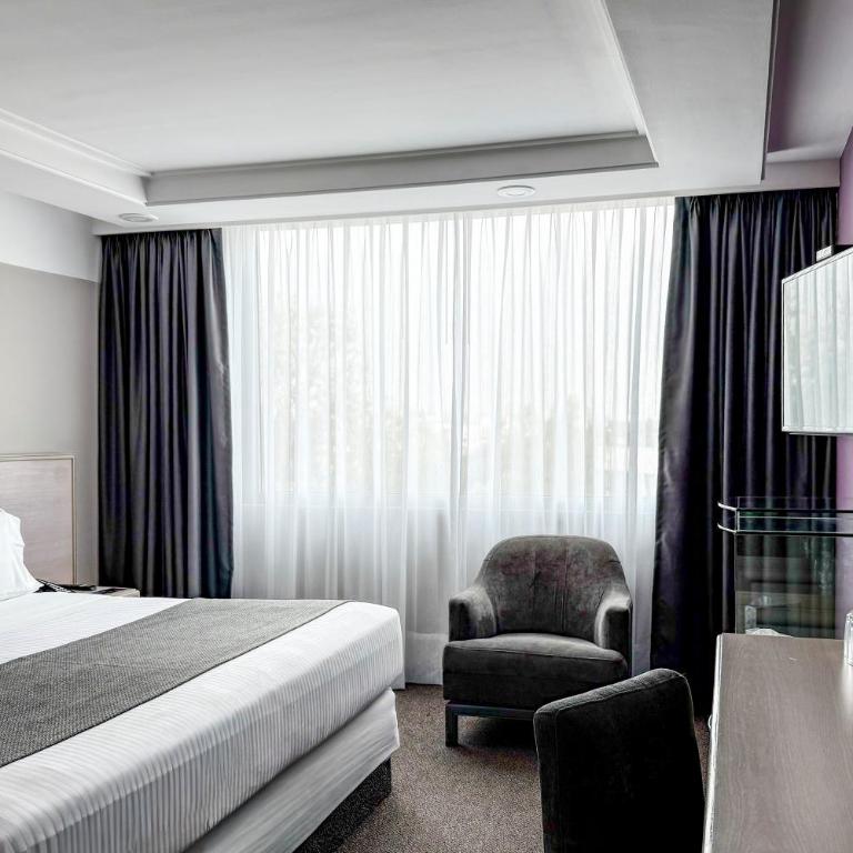 Hotel Marbella - Habitación con cama extragrande. - 8
