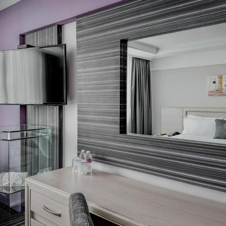 Hotel Marbella - Habitación con cama extragrande. - 4