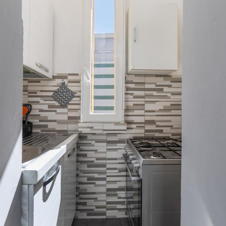 2 min to Tram and Bus - 5min to MXP Shuttle - Air Conditioning - Balcony - Appartamento con 1 Camera da Letto - 3