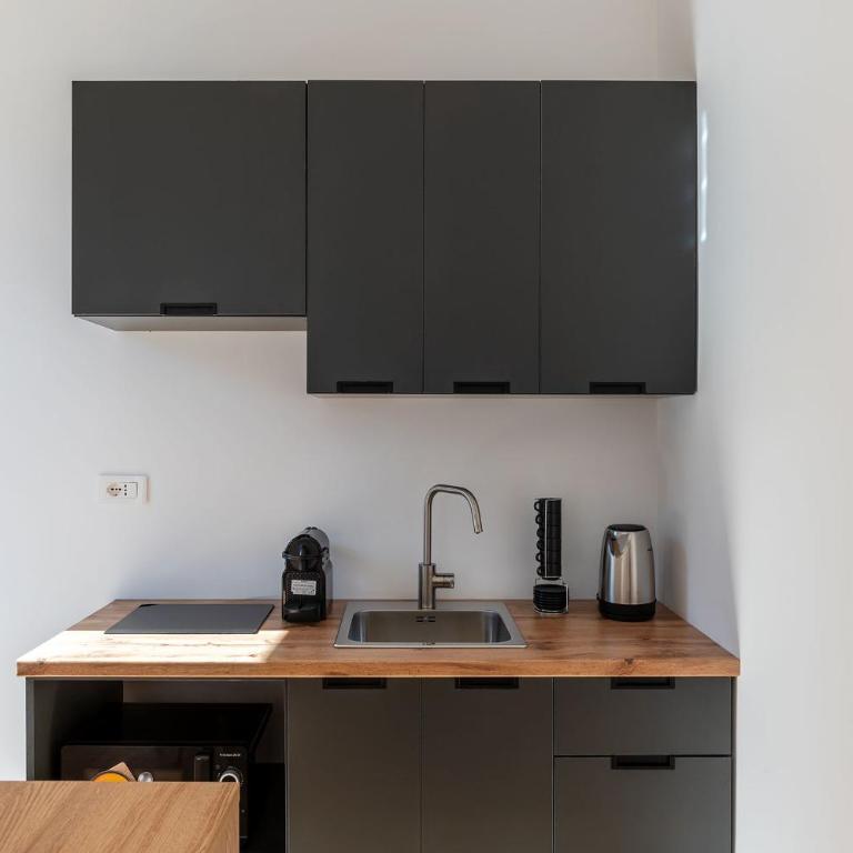 JOIVY Comfort Stays near the Colosseum - Appartamento con 3 Camere da Letto - 11