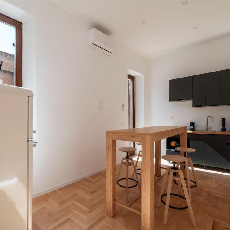 JOIVY Comfort Stays near the Colosseum - Appartamento con 3 Camere da Letto - 10