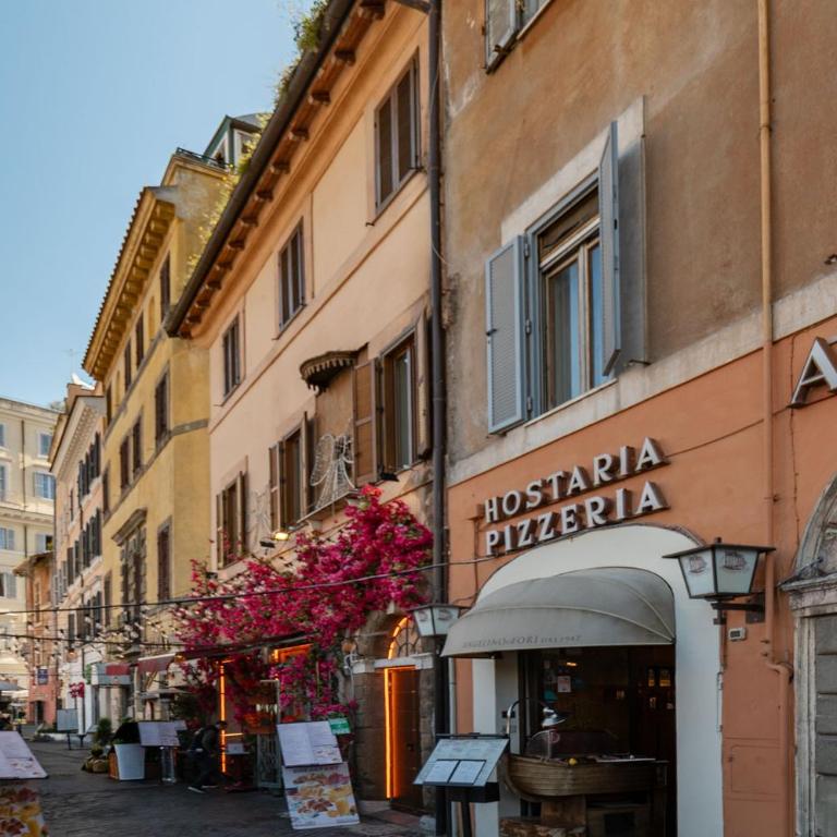 JOIVY Comfort Stays near the Colosseum - Appartamento con 3 Camere da Letto - 3