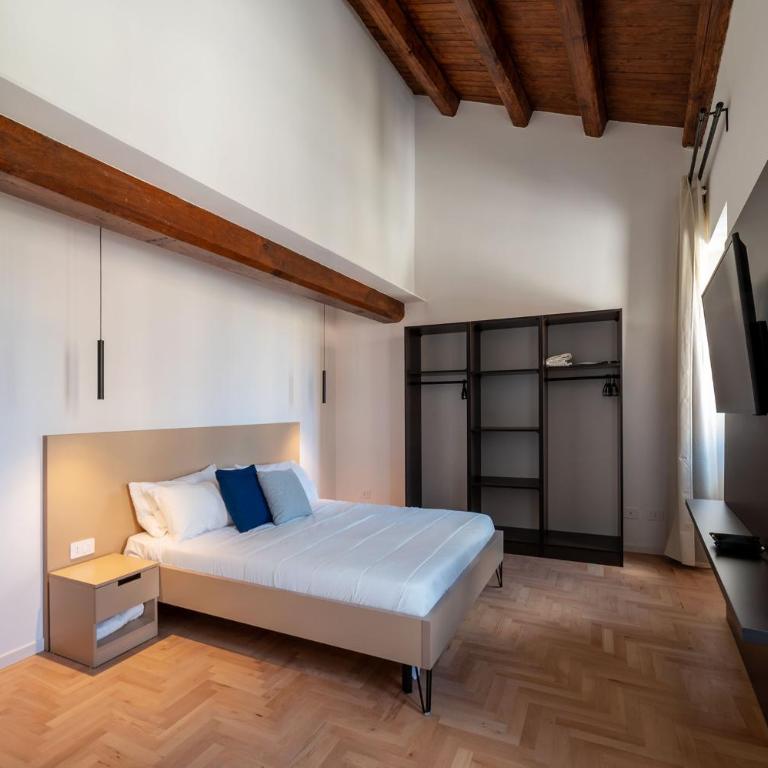 JOIVY Comfort Stays near the Colosseum - Appartamento con 3 Camere da Letto e con Balcone - 25