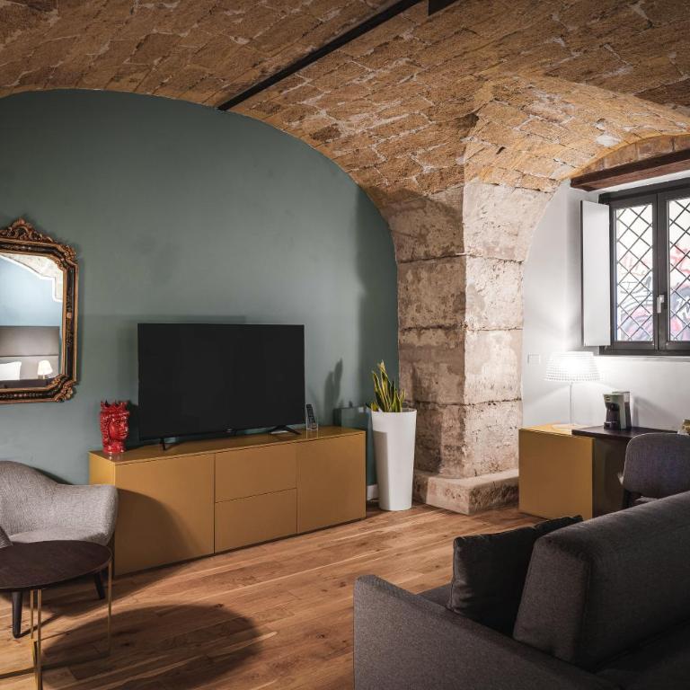 PALAZZO SANTAMARINA Luxury Suite & Spa - Luxury Quadruple Room - 3