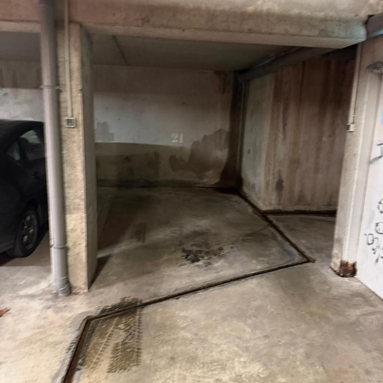 Charmant appart o cœur de Nantes avec parking - Three-Bedroom Premium Apartment with Balcony - 17