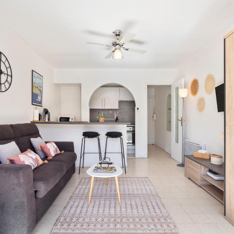 Lumineux, Ensoleillée, Proche plage ,Coeur de centre ville, chaleureux, - Studio with Terrace - 10