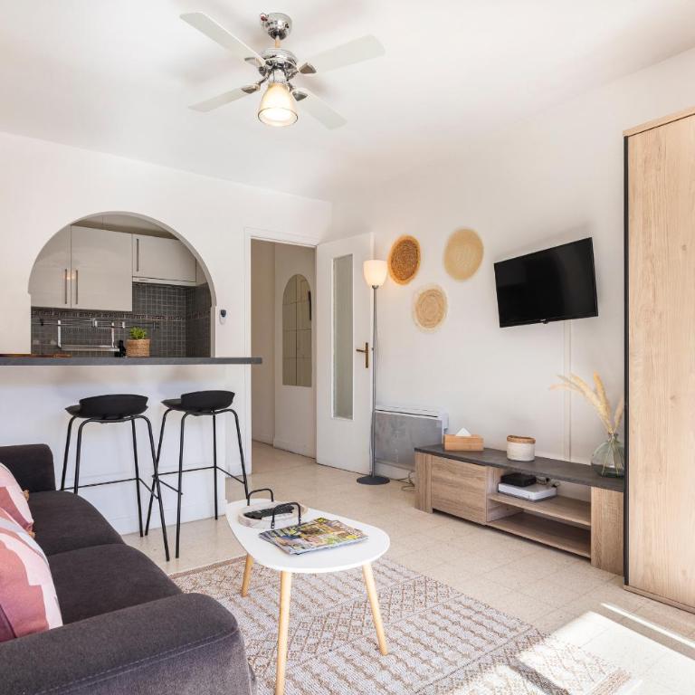 Lumineux, Ensoleillée, Proche plage ,Coeur de centre ville, chaleureux, - Studio with Terrace - 11