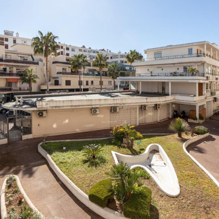 Lumineux, Ensoleillée, Proche plage ,Coeur de centre ville, chaleureux, - Studio with Terrace - 12
