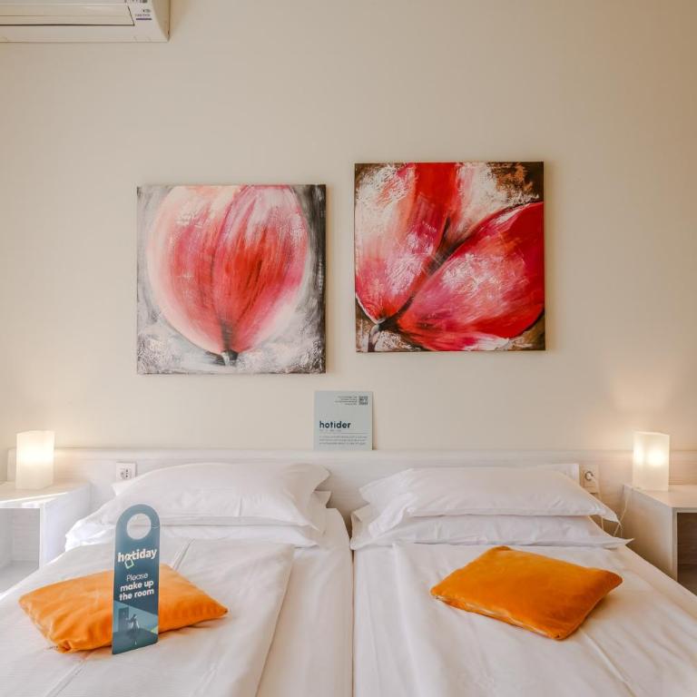 Hotiday Malcesine Garda - Camera Matrimoniale/Doppia con Letti Singoli con Letto Supplementare - 9