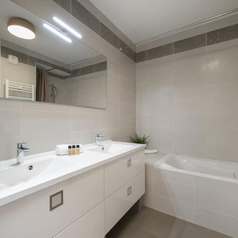 Villa Eden - Maison de ville au coeur de Menton, plage à 7 minutes - Maison 2 Chambres - 13