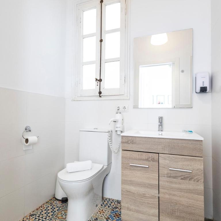Colón Urban Rooms - Double or Twin Room with Private Bathroom - 3