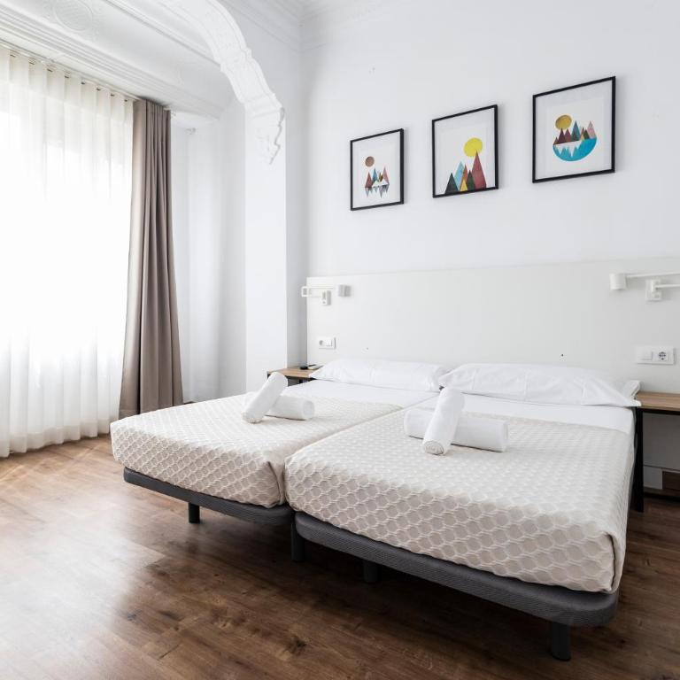 Colón Urban Rooms - Double or Twin Room with Private Bathroom - 1