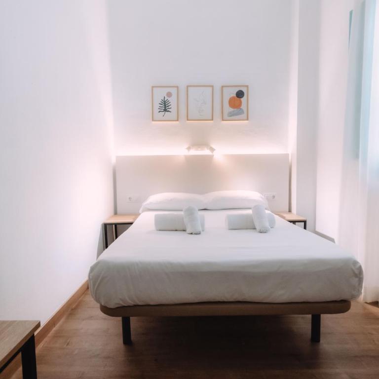 Colón Urban Rooms - Double Room with Shared Bathroom - 4