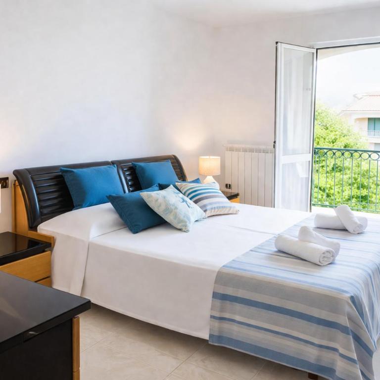 Double apartment 5 minutes from sea and private parking - Appartamento con 2 Camere da Letto - 3