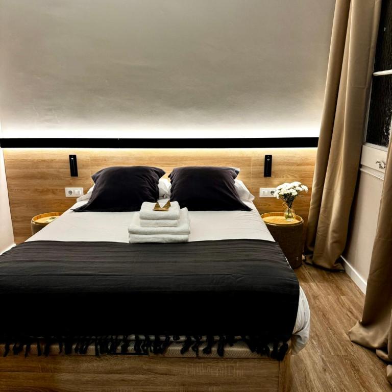 Hostalin Barcelona Gran Via - Economy Double Room with external bathroom - 1