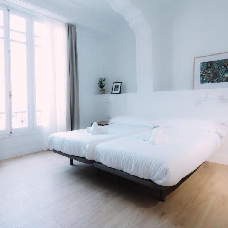 Colón Urban Rooms - Twin Room with Shared Bathroom - 14