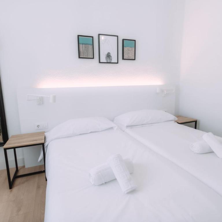Colón Urban Rooms - Twin Room with Shared Bathroom - 4