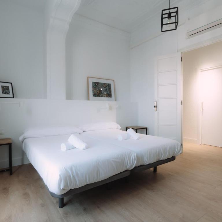 Colón Urban Rooms - Twin Room with Shared Bathroom - 12