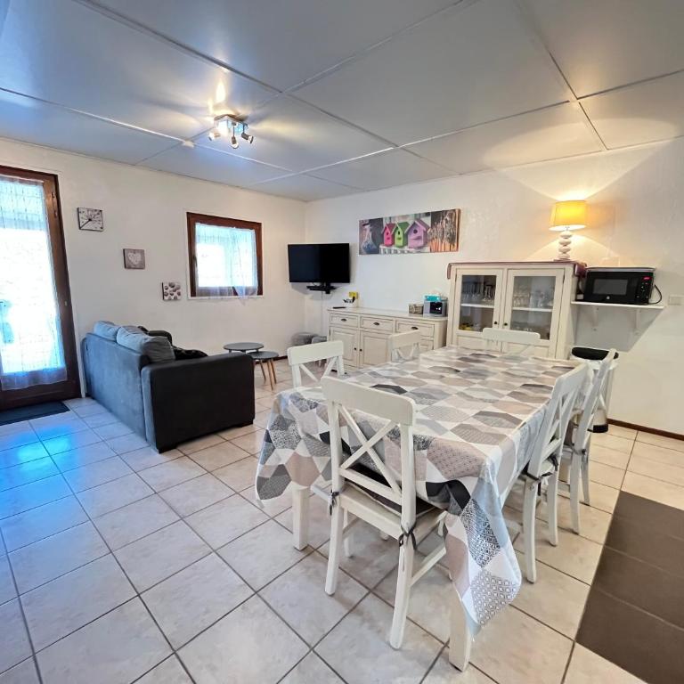 Domaine de vacances à 600m de la plage villa 3 chambres climatisées, 7 couchages, WIFI, terrasse, parking, animations et piscines en supplément LRPDSR8 - Casa Unifamiliar de 3 dormitorios - 2