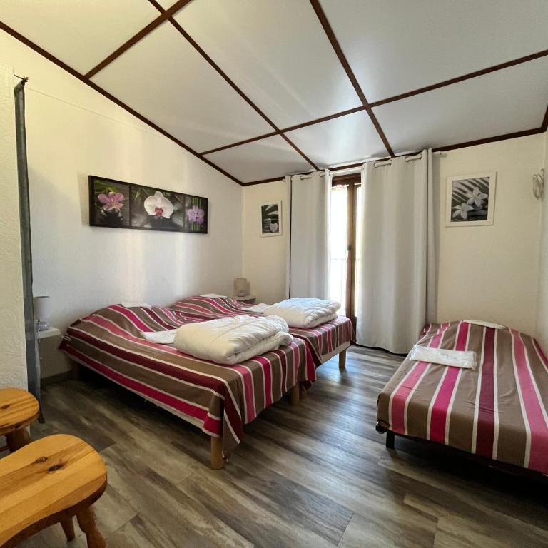 Domaine de vacances à 600m de la plage villa 3 chambres climatisées, 7 couchages, WIFI, terrasse, parking, animations et piscines en supplément LRPDSR8 - Casa Unifamiliar de 3 dormitorios - 7