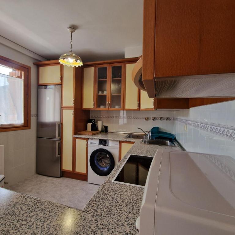 VALDI-BIESCAS - Two-Bedroom Apartment with Balcony - 22