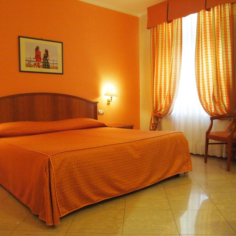 Piccolo Hotel - Camera Doppia con Letti Singoli - 3
