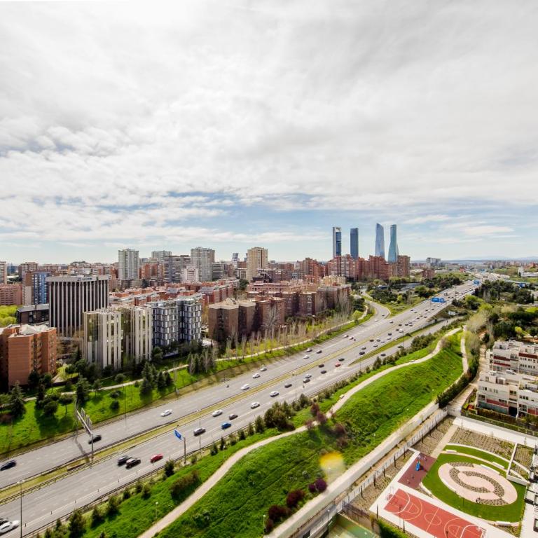 Vistas a Madrid para 6 en Sanchinarro - Apartamento de 2 dormitorios - 2