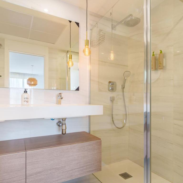 ALLONBAY dream apartment - Two-Bedroom Apartment with Sea View - 26