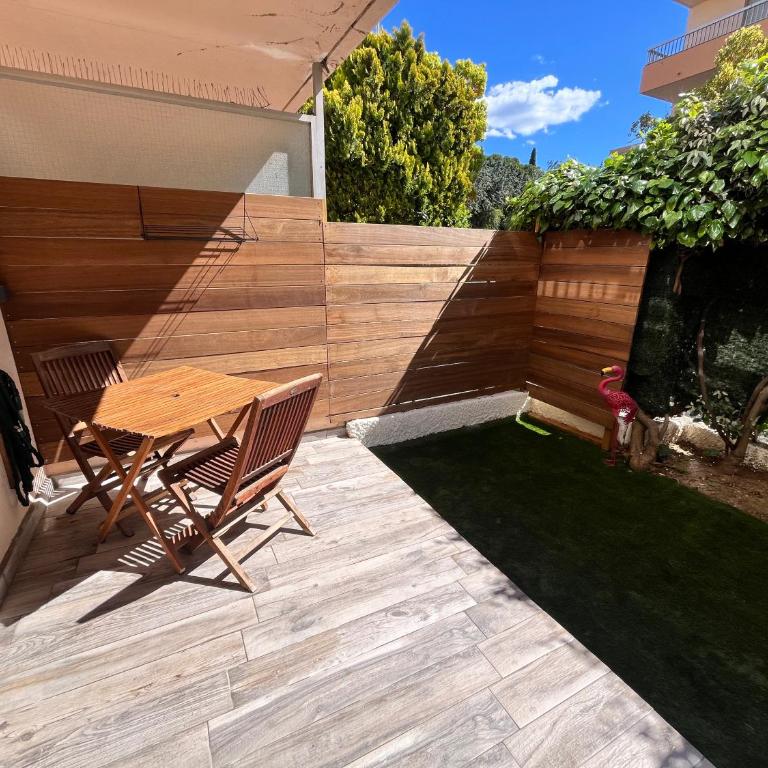 Sanary centre charmant studio 28m2 avec jardin parking privé - Apartment mit 1 Schlafzimmer - 13