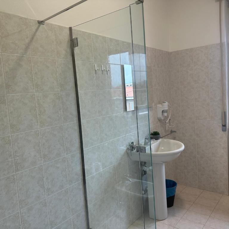 FEEL - Bellavista Suites - Camera Tripla con Bagno Privato - 3