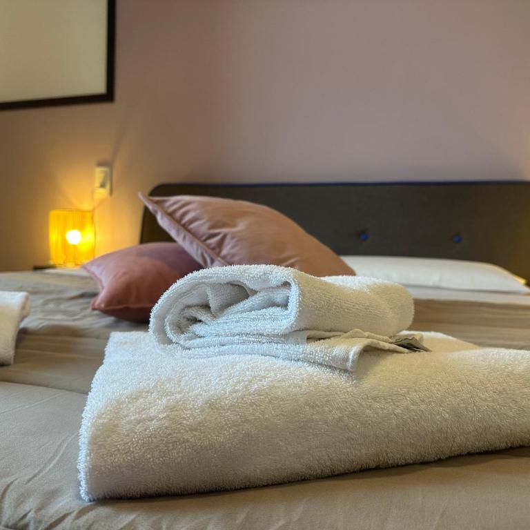 FEEL - Bellavista Suites - Camera Tripla con Bagno Privato - 5