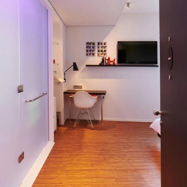 citizenM Rome Isola Tiberina - King Room - Accessible - 7