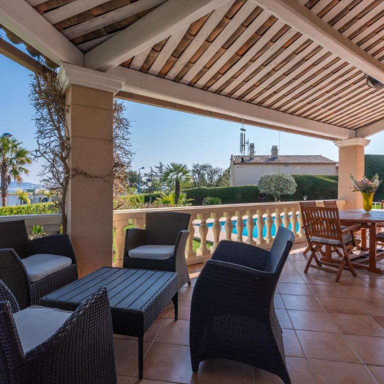 Villa provençale avec piscine et vue mer ! - Villa - 10
