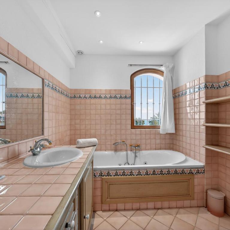 Villa provençale avec piscine et vue mer ! - Villa - 21