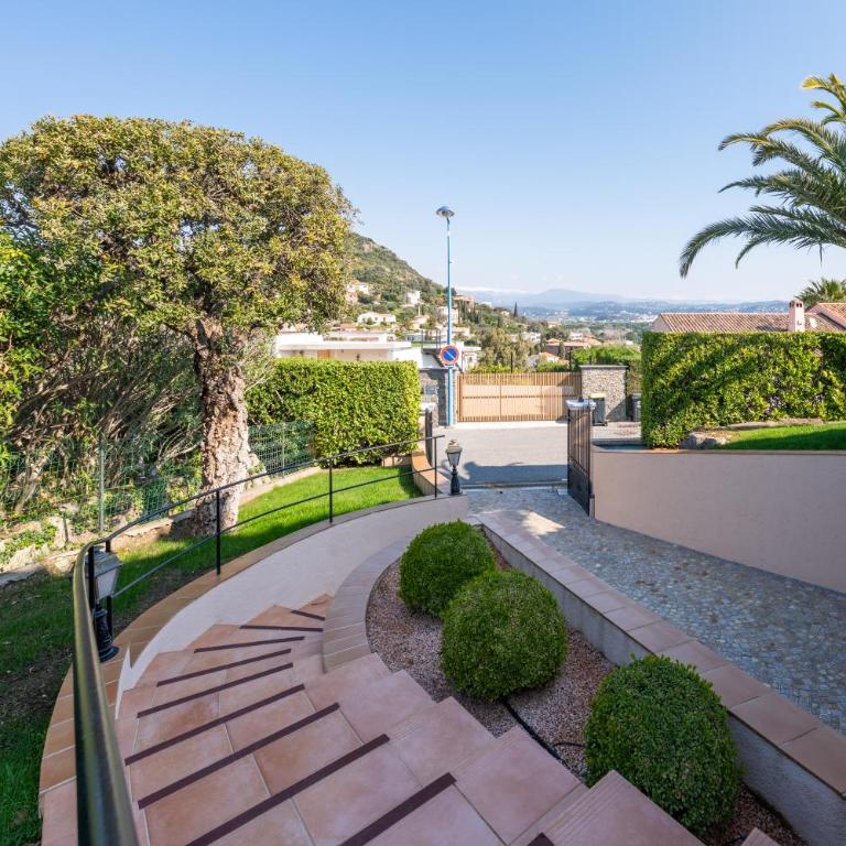 Villa provençale avec piscine et vue mer ! - Villa - 29