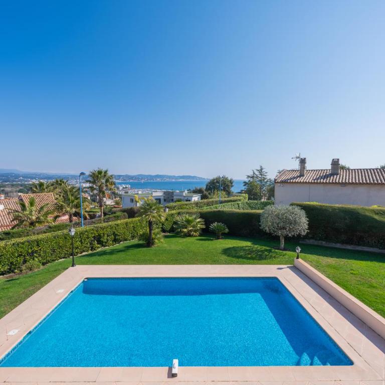 Villa provençale avec piscine et vue mer ! - Villa - 2