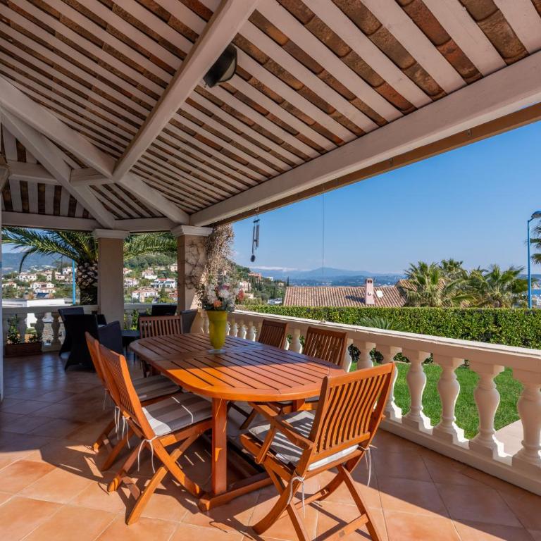 Villa provençale avec piscine et vue mer ! - Villa - 12