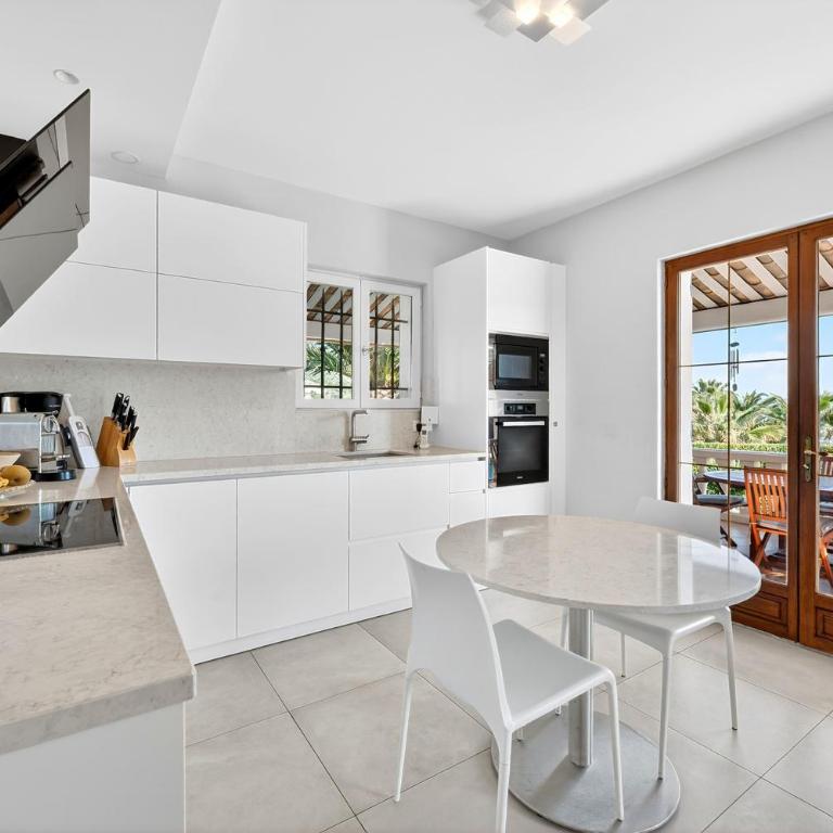 Villa provençale avec piscine et vue mer ! - Villa - 18