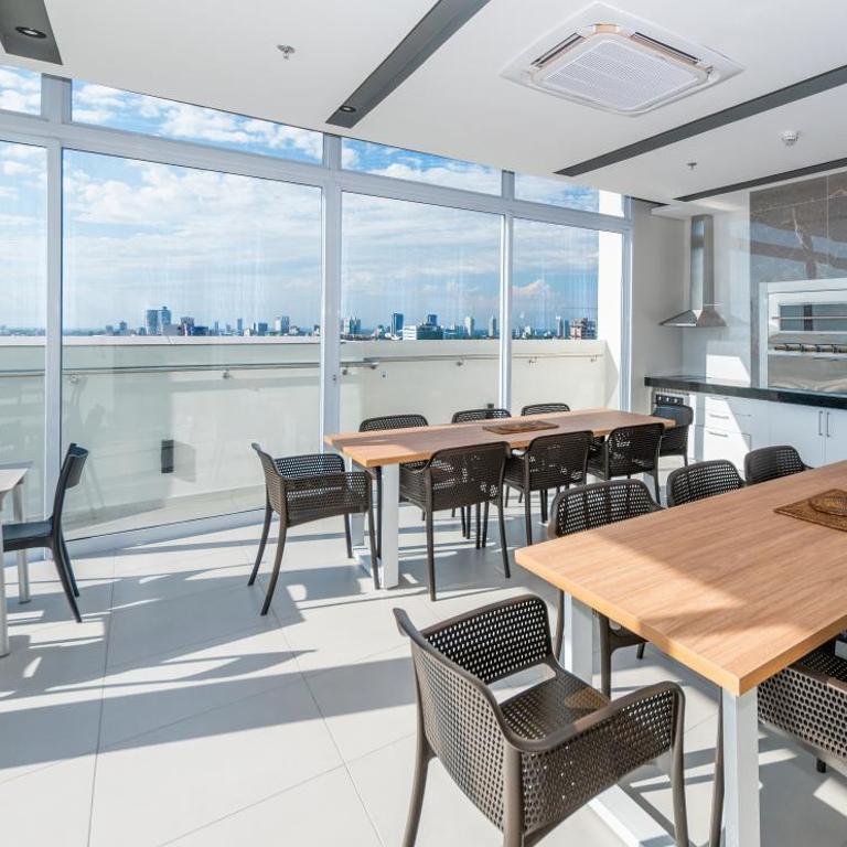 Cityscape Views - New 2BR Retreat - Apartment - 20
