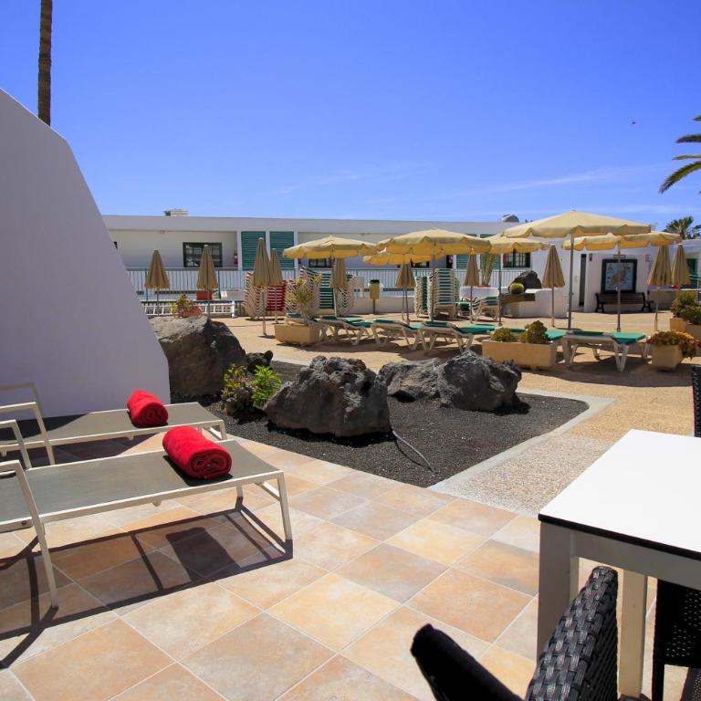 Apartamentos La Peñita - One-Bedroom Apartment with Pool View - 2
