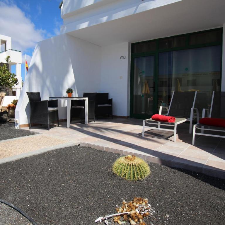 Apartamentos La Peñita - One-Bedroom Apartment with Pool View - 8