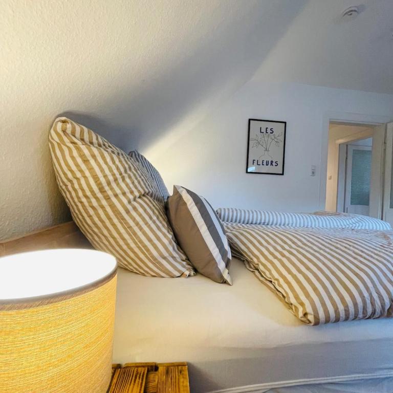 Giebelglück - 3 Zimmer, direkt an der UniKlinik, 2 Schlafzimmer, 4 Gäste, WLAN - Apartment mit 2 Schlafzimmern und Balkon - 7