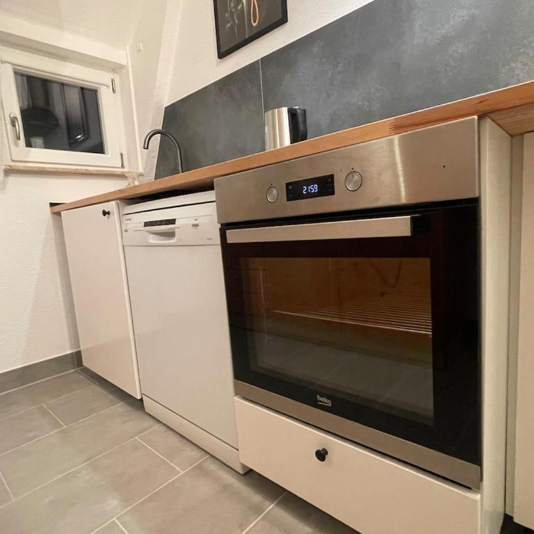 Giebelglück - 3 Zimmer, direkt an der UniKlinik, 2 Schlafzimmer, 4 Gäste, WLAN - Apartment mit 2 Schlafzimmern und Balkon - 25