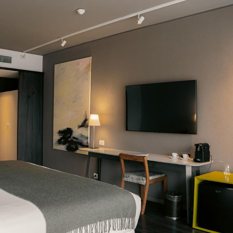 KOS Pilar Hotel - Suite with Balcony - 2