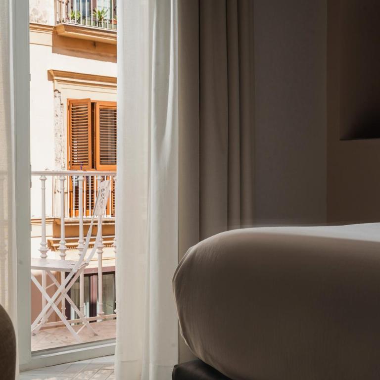 Palazzo Tasso - Camera Deluxe Matrimoniale/Doppia con Letti Singoli con Vista Città - 7