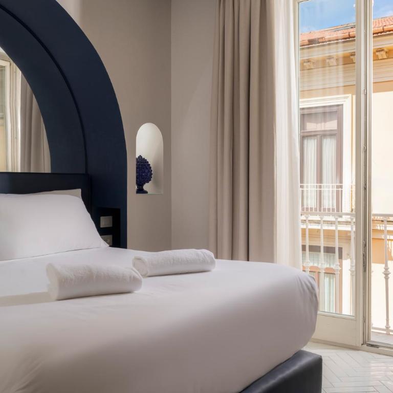 Palazzo Tasso - Camera Deluxe Matrimoniale/Doppia con Letti Singoli con Vista Città - 5