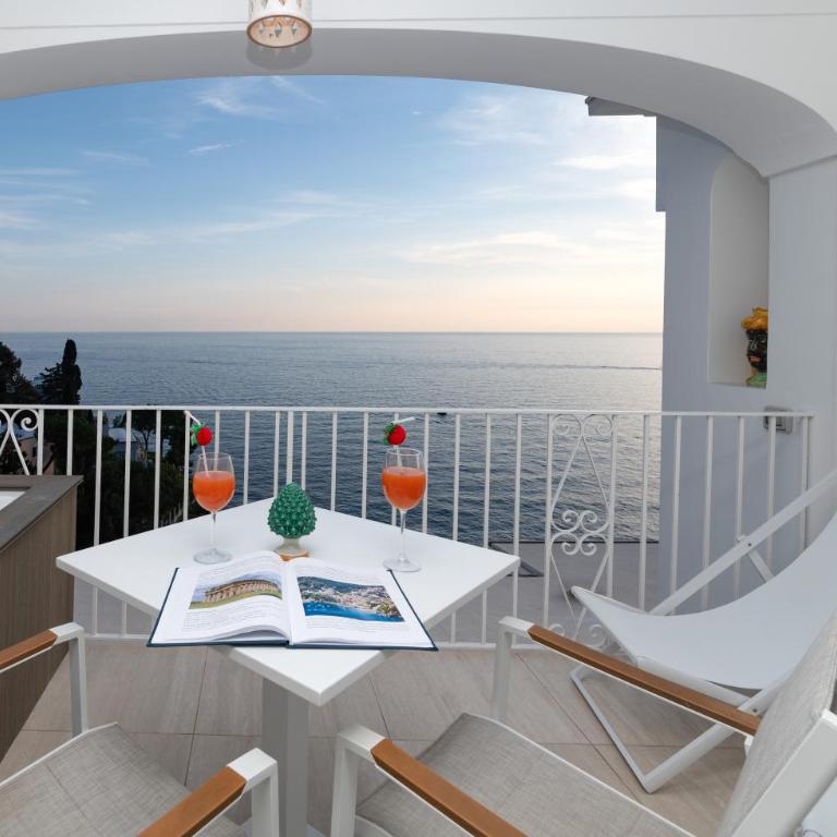 Villa Nina - Camera Matrimoniale con Balcone e Vista Mare - 8
