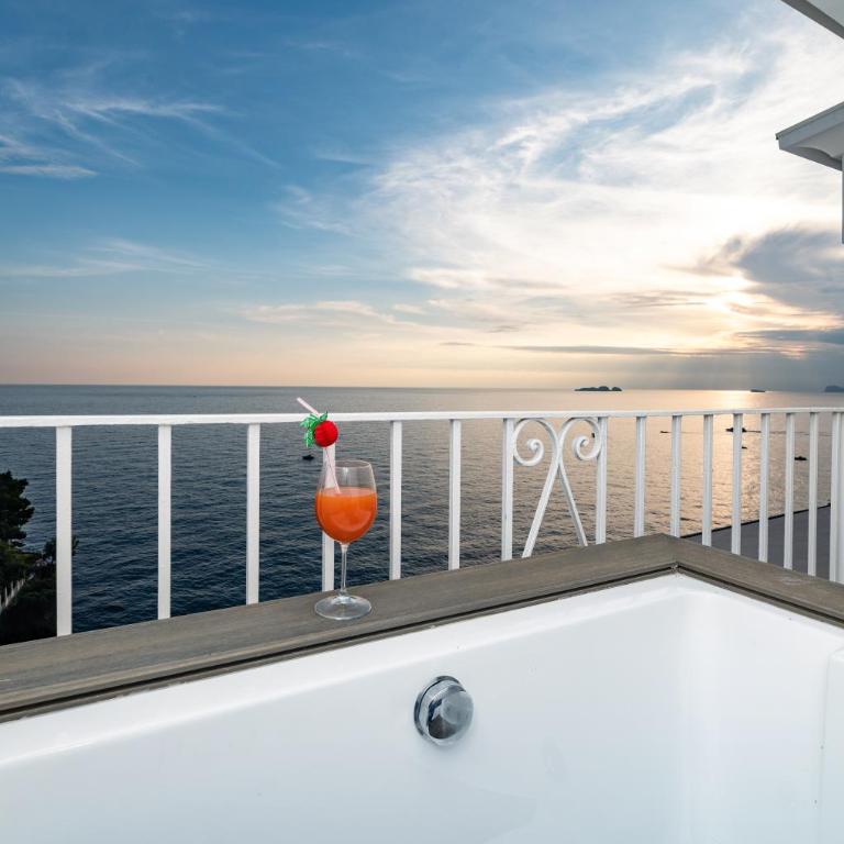 Villa Nina - Camera Matrimoniale con Balcone e Vista Mare - 7