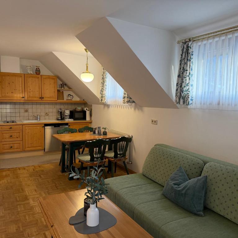 Haralds Ferienwohnungen - Apartment mit 1 Schlafzimmer und Balkon - 6